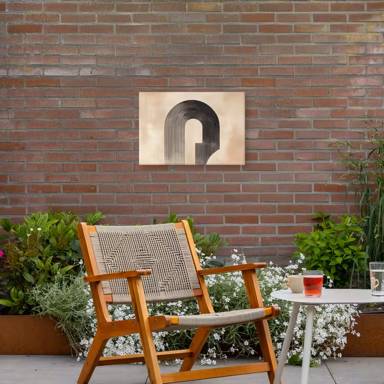 Boog - Strepen - Minimalistisch - Zwart Tuinposter op houten frame 2 cm dik klein -sfeer3