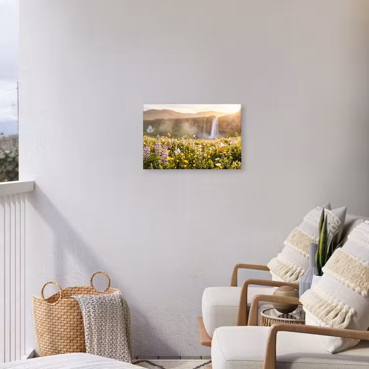 Vlinders - Waterval - Bloemenveld Tuinposter op houten frame 2 cm dik klein -sfeer1