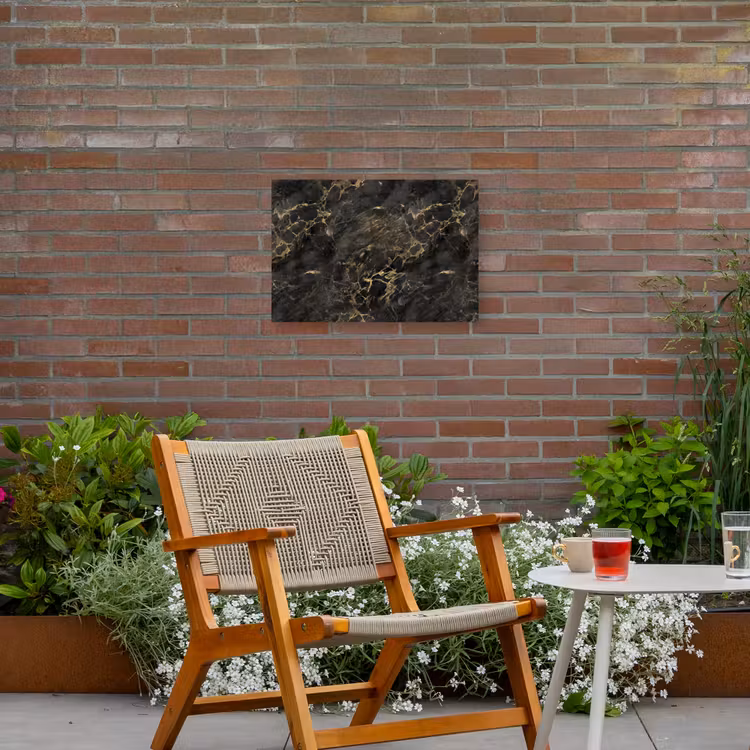 Zwart - Marmer - Goud - Nerf Tuinposter op houten frame 2 cm dik klein 845 -sfeer3