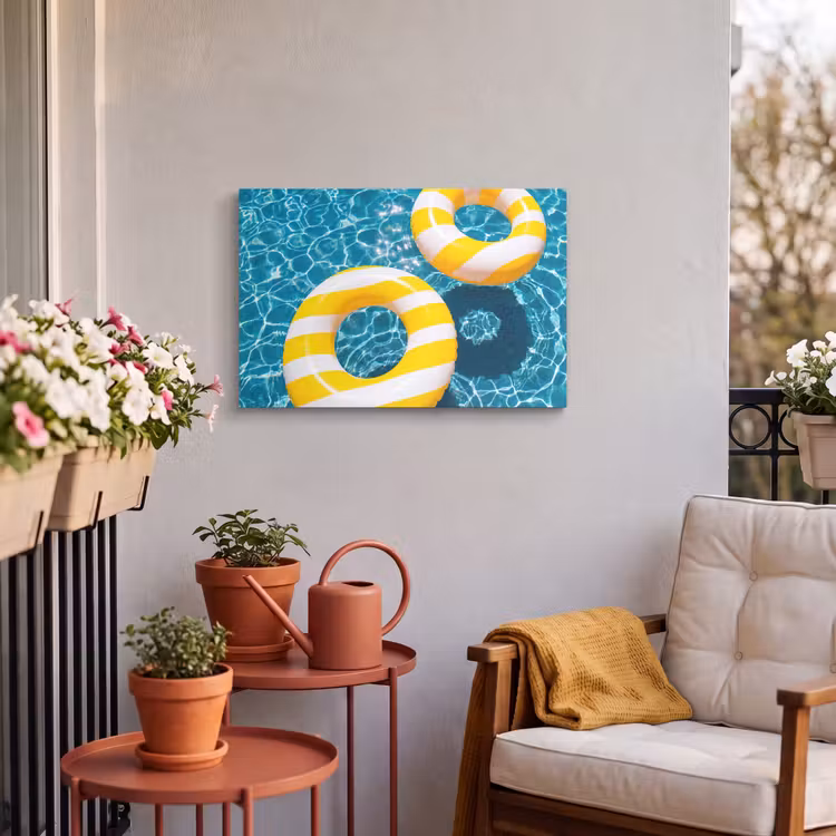 Zwembad - Zwembanden - Zomer - Geel - Blauw Tuinposter op houten frame 2 cm dik klein -sfeer1