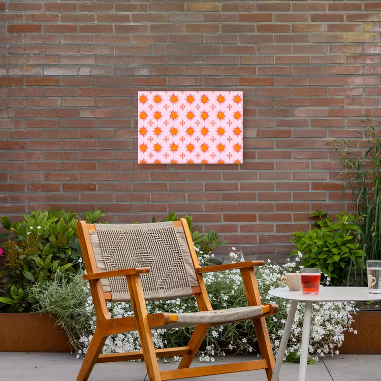 Zon - Patroon - Roze Tuinposter op houten frame 2 cm dik klein 845 -sfeer3