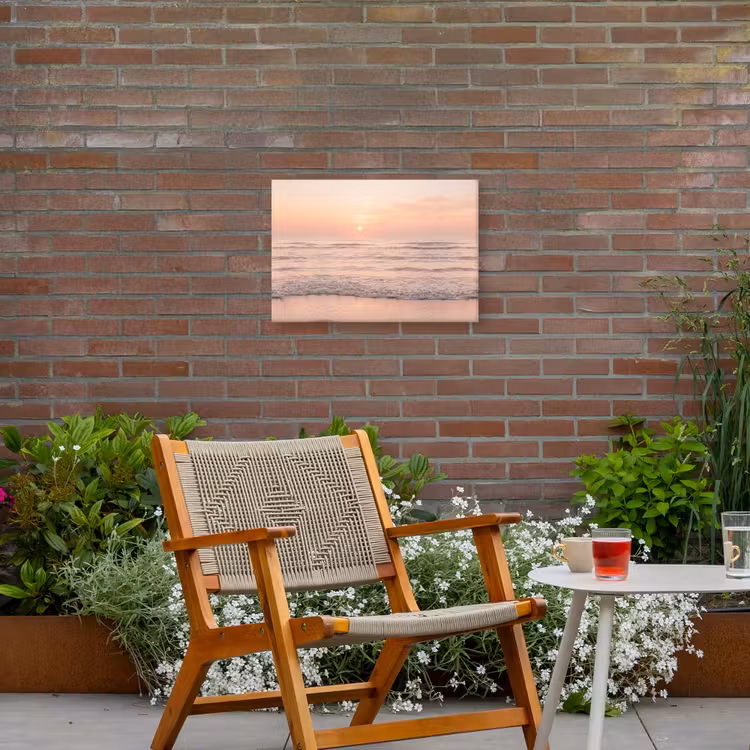 Zon - Strand - Roze Tuinposter op houten frame 2 cm dik klein -sfeer3