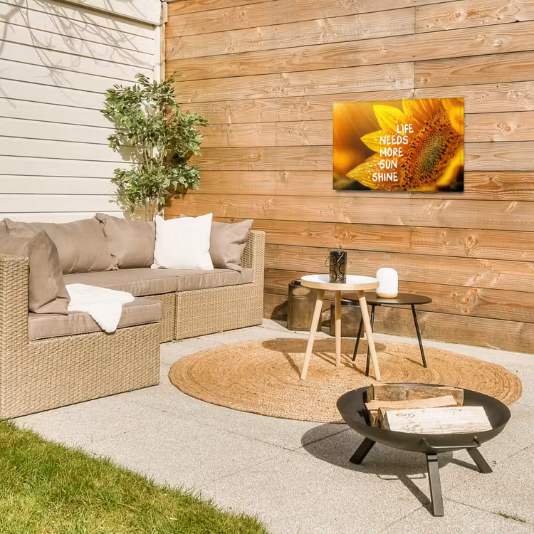 Zonnebloem - Close up - Geel - Quote Tuinposter op houten frame 2 cm dik klein -sfeer2