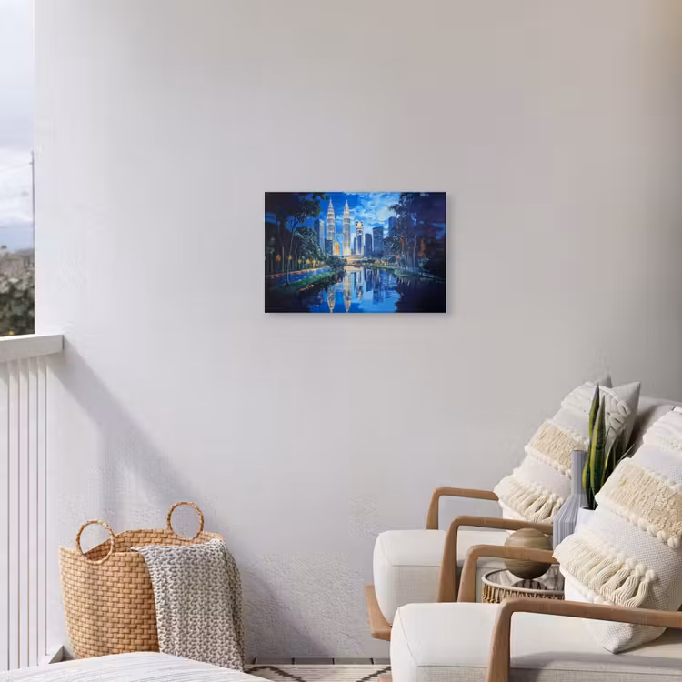 Stad Kuala Lumpur - Skyline - Wolkenkrabbers - Water Tuinposter op houten frame 2 cm dik klein -sfeer1