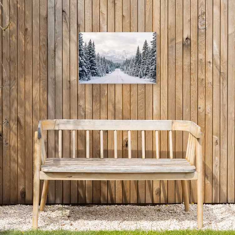 Weg - Sneeuw - Naaldbos - Winter - Avontuurlijk Tuinposter op houten frame 2 cm dik klein -sfeer4