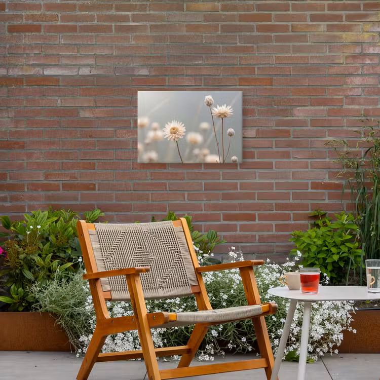Strobloemen - Wit - Daglicht Tuinposter op houten frame 2 cm dik klein -sfeer3