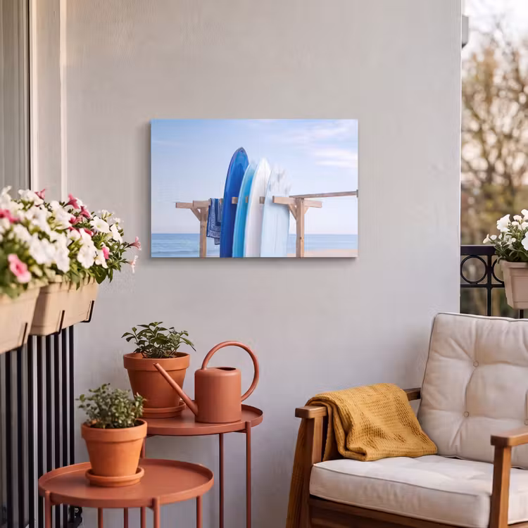 Surfplank - Strand - Zomer - Blauw - Water Tuinposter op houten frame 2 cm dik klein -sfeer1