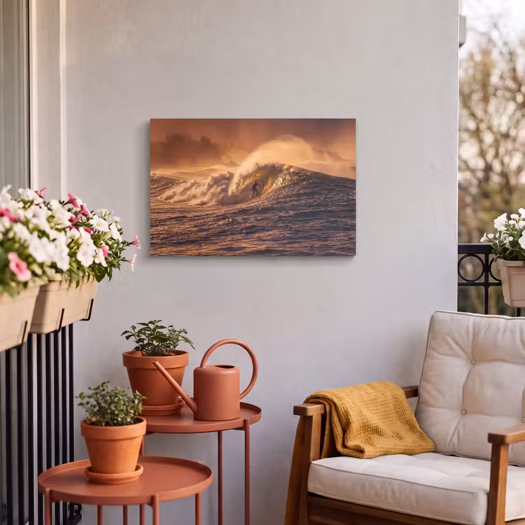 Surfer - Golf - Oceaan - Sport - Oranje Tuinposter op houten frame 2 cm dik klein -sfeer1