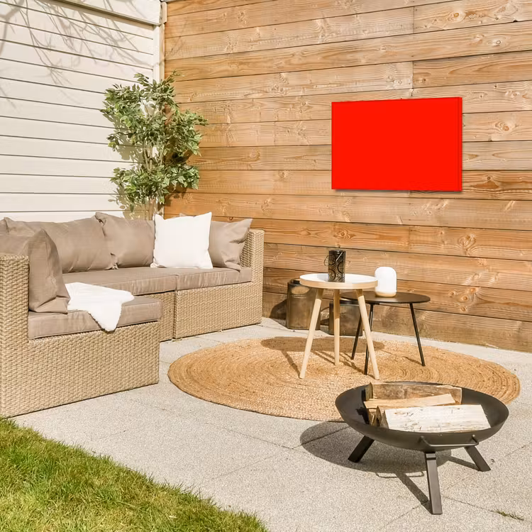 Vibrant - Vermilion - Rood Tuinposter op houten frame 2 cm dik klein 845 -sfeer2