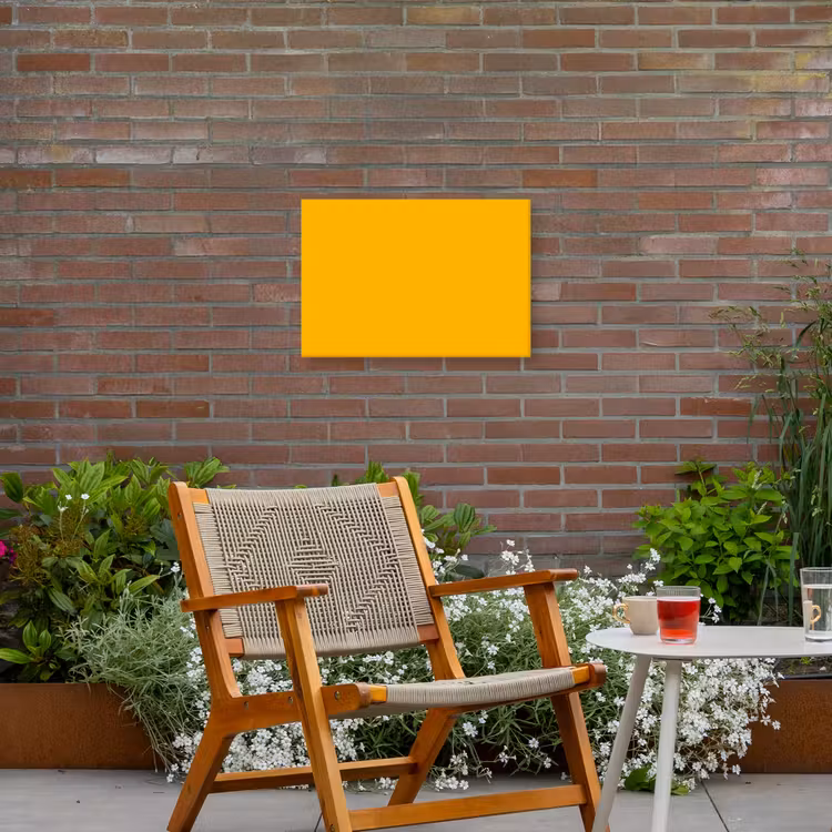 Vivid - Amber - Geel Tuinposter op houten frame 2 cm dik klein 845 -sfeer3