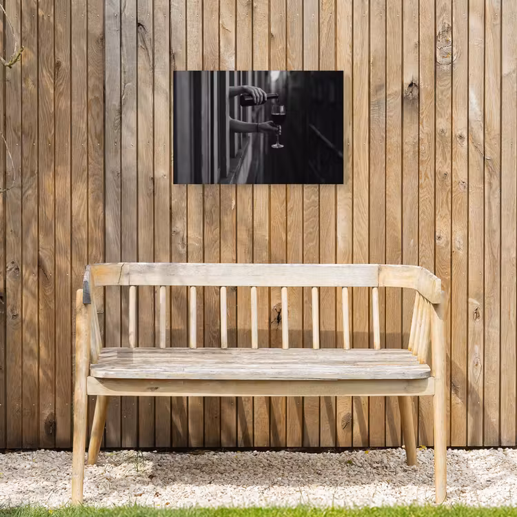 Wijnfles - Glas - Handen - Raam Tuinposter op houten frame 2 cm dik klein -sfeer4
