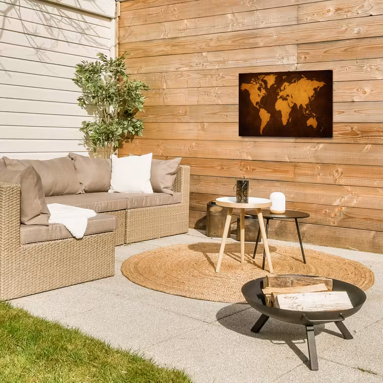 Wereldkaart - Antiek - Lederen stijl Tuinposter op houten frame 2 cm dik klein -sfeer2