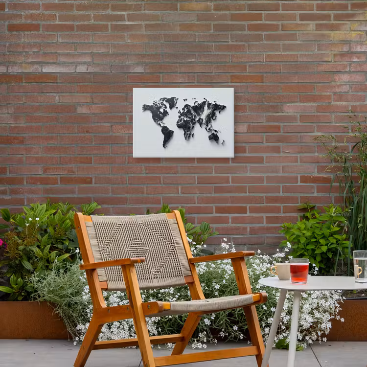 Wereldkaart - Dynamisch - Marmer - Wit Tuinposter op houten frame 2 cm dik klein -sfeer3