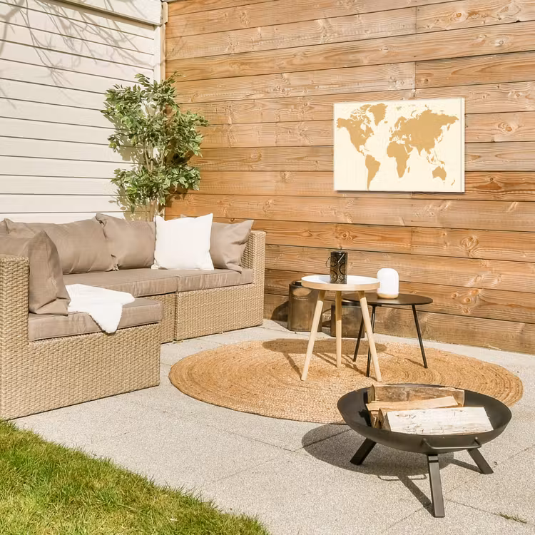 Wereldkaart - Strakke vlakstijl - Rasterachtergrond Tuinposter op houten frame 2 cm dik klein -sfeer2