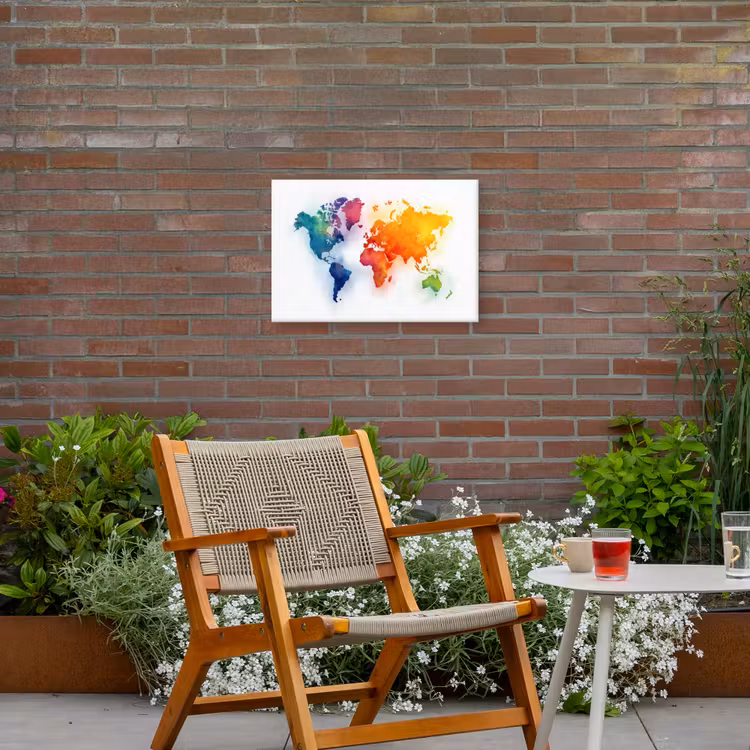Wereldkaart - Kleurrijk - Waterverf Tuinposter op houten frame 2 cm dik klein -sfeer3