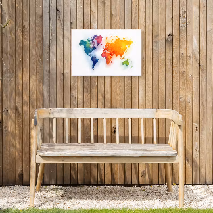 Wereldkaart - Kleurrijk - Waterverf Tuinposter op houten frame 2 cm dik klein -sfeer4