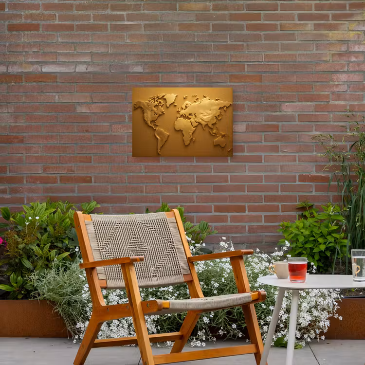 Wereldkaart - Vloeiend - Reliëfachtige wereldkaart Tuinposter op houten frame 2 cm dik klein -sfeer3