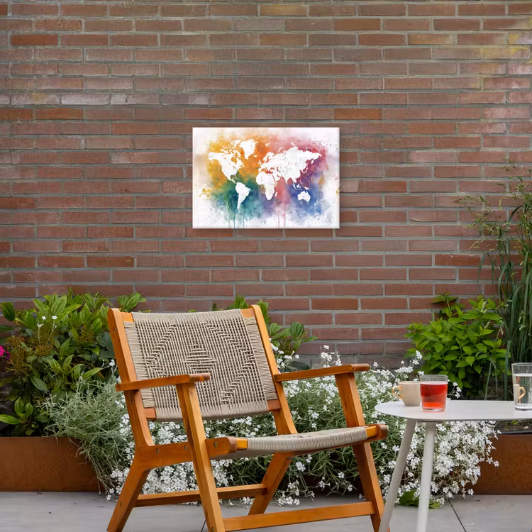 Wereldkaart - Omlijst - Verfspatten - Regenboogkleuren Tuinposter op houten frame 2 cm dik klein -sfeer3