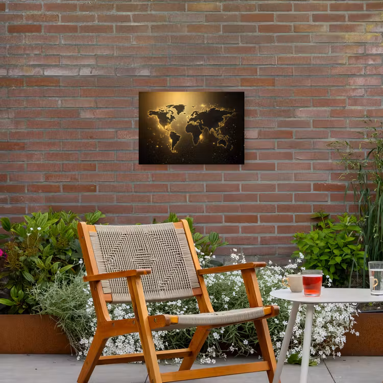 Wereldkaart - Gouden lichten Tuinposter op houten frame 2 cm dik klein -sfeer3