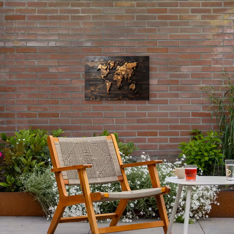 Wereldkaart -  Hout - Mozaïek Tuinposter op houten frame 2 cm dik klein -sfeer3
