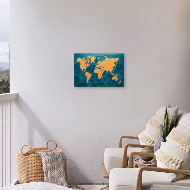 Wereldkaart - Houtsnede - Turkooisblauw Tuinposter op houten frame 2 cm dik klein -sfeer1