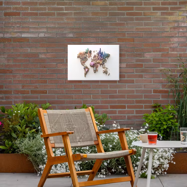 Wereldkaart - Kristallen - Unieke tinten Tuinposter op houten frame 2 cm dik klein -sfeer3