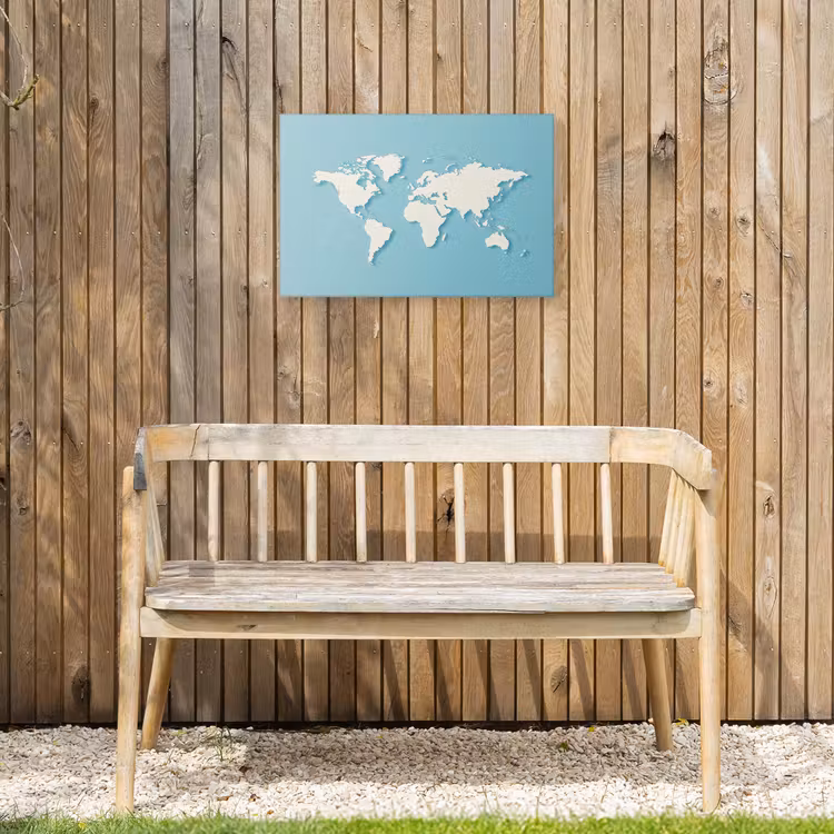 Wereldkaart - Minimalistisch - Blauw - Crème Tuinposter op houten frame 2 cm dik klein -sfeer4