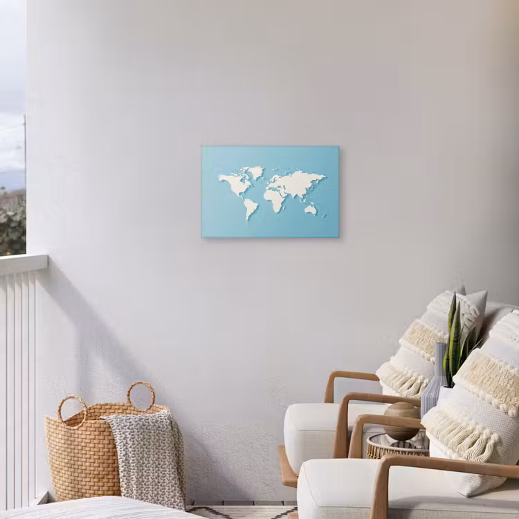 Wereldkaart - Minimalistisch - Blauw - Crème Tuinposter op houten frame 2 cm dik klein -sfeer1