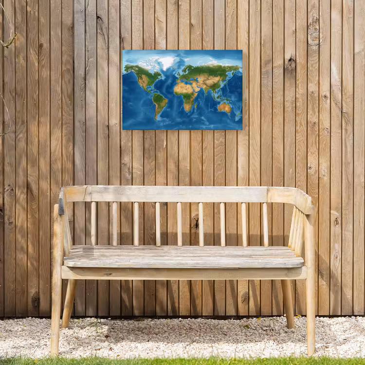 Wereldkaart - Natuurlijk - Levendige kleuren Tuinposter op houten frame 2 cm dik klein -sfeer4