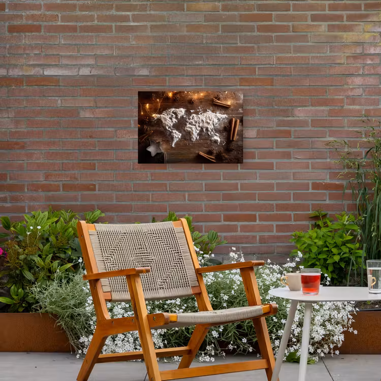 Wereldkaart - Poedersuiker - Hout Tuinposter op houten frame 2 cm dik klein -sfeer3