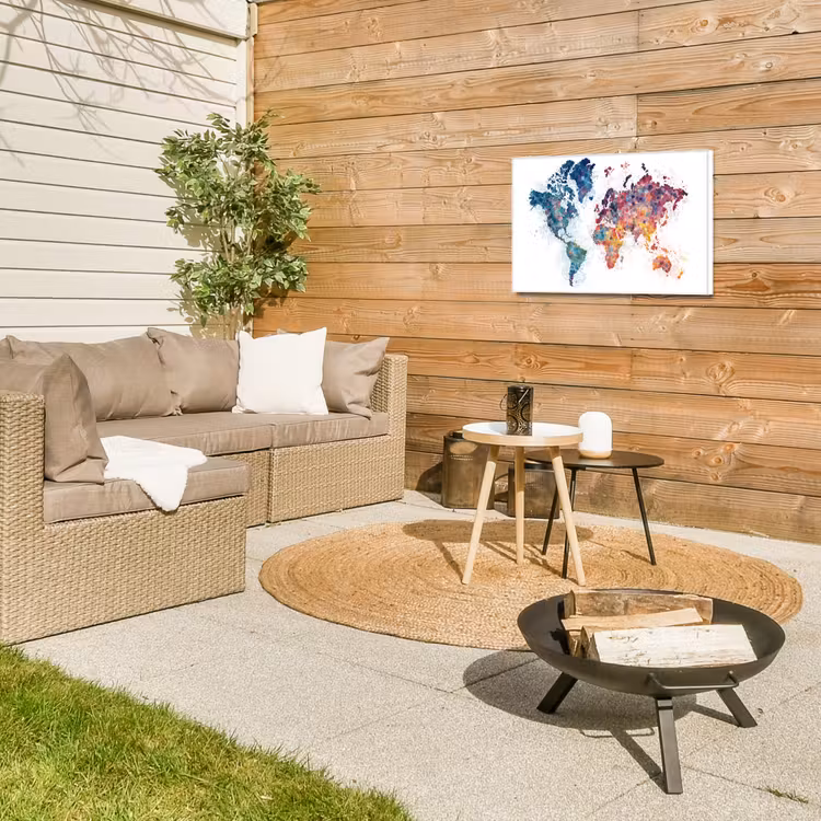 Wereldkaart - Stipjes - Kleurrijk - Mozaïek Tuinposter op houten frame 2 cm dik klein -sfeer2