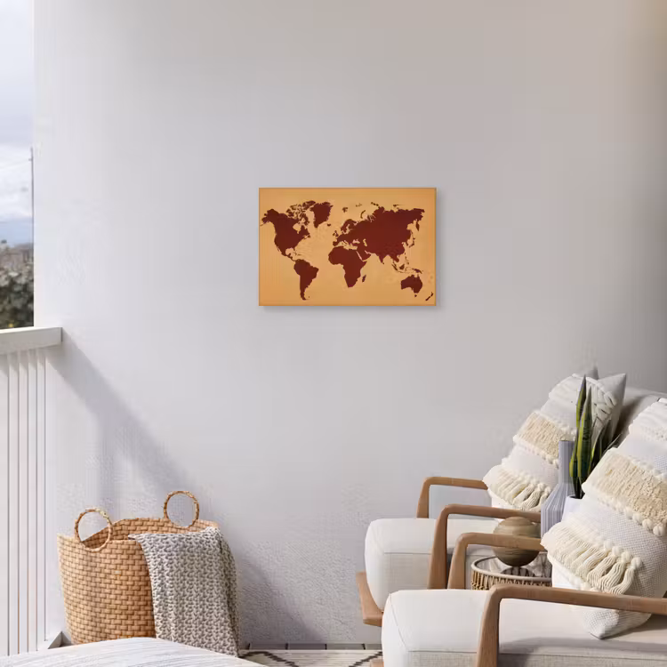 Wereldkaart - Roodbruin silhouet - Sterk kleurcontrast Tuinposter op houten frame 2 cm dik klein -sfeer1
