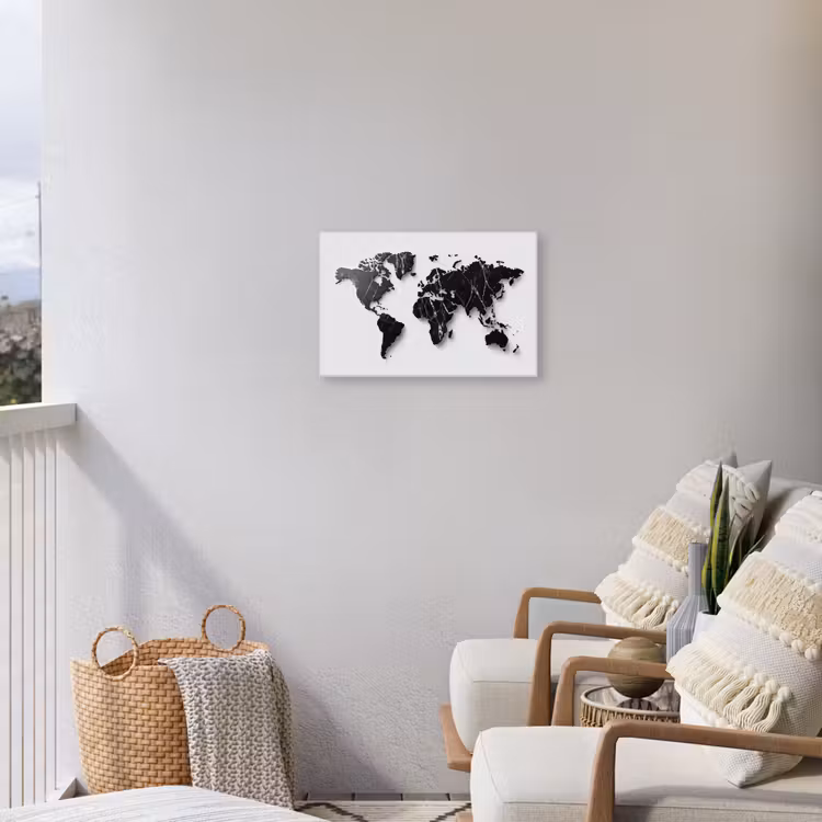 Wereldkaart - Zwart - Marmer - Elegant Tuinposter op houten frame 2 cm dik klein -sfeer1