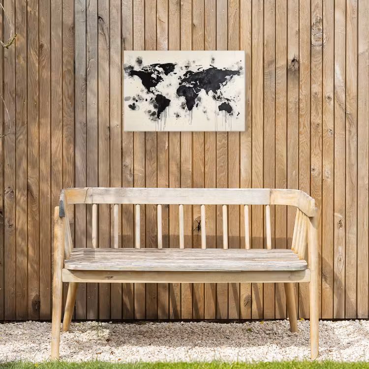 Wereldkaart - Zwart - Inkt Tuinposter op houten frame 2 cm dik klein -sfeer4