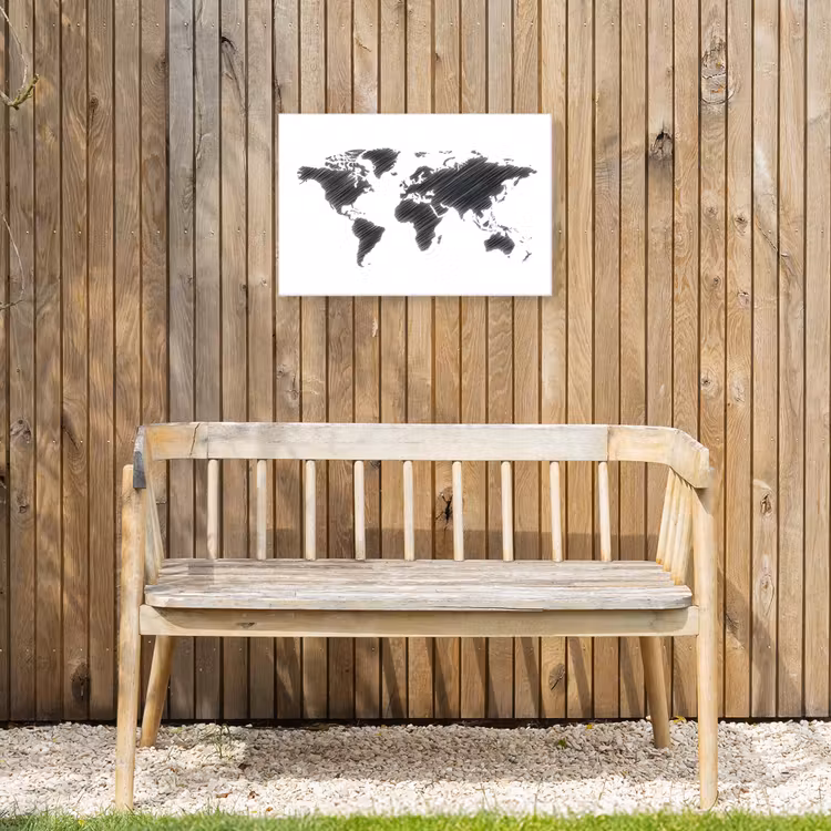Wereldkaart - Schets - Zwart - Wit Tuinposter op houten frame 2 cm dik klein -sfeer4