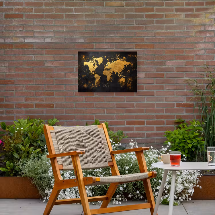 Wereldkaart - Spetters - Zwart - Artistiek Tuinposter op houten frame 2 cm dik klein -sfeer3