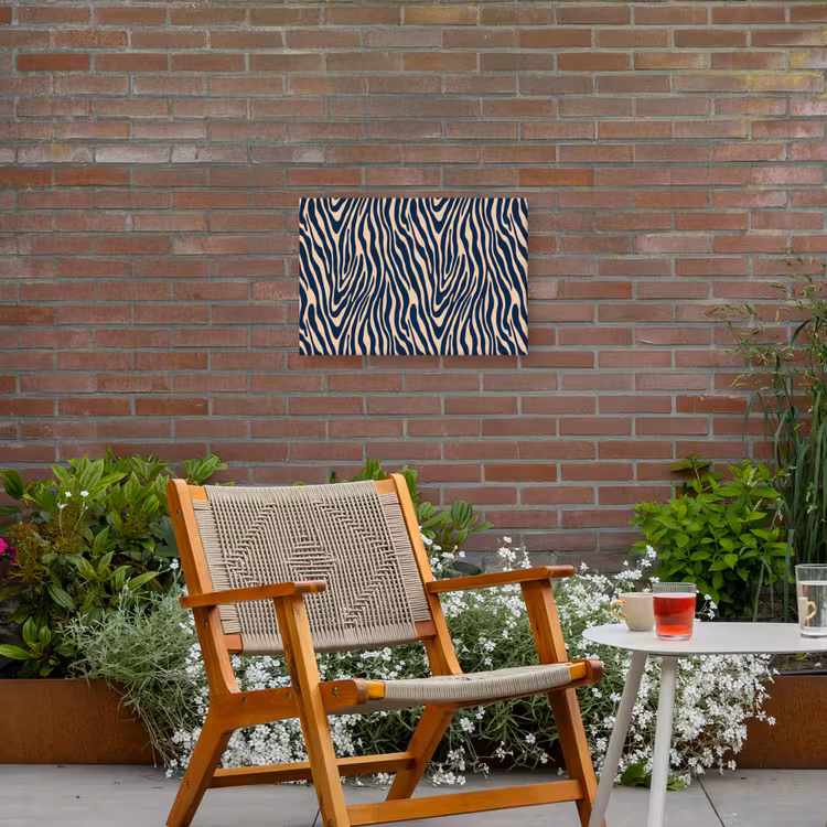 Zebra - Patroon - Blauw - Beige Tuinposter op houten frame 2 cm dik klein 845 -sfeer3