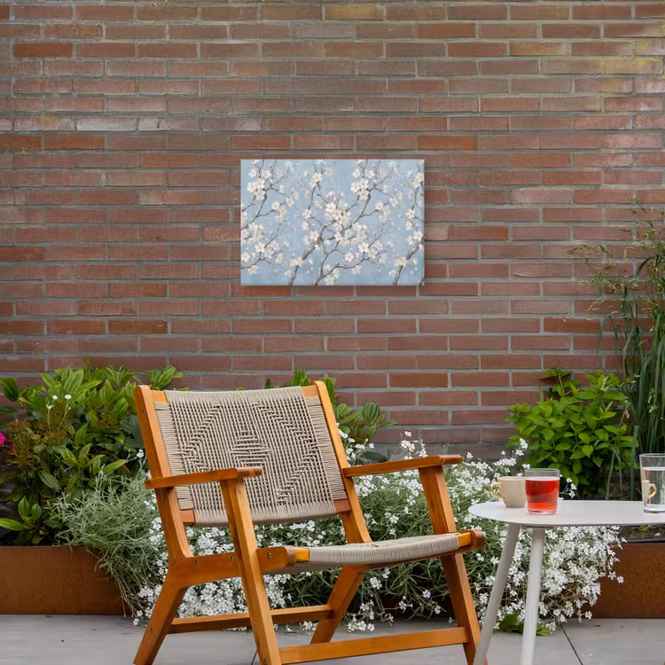 Takken - Kersenbloesem - Blauw Tuinposter op houten frame 2 cm dik klein -sfeer3