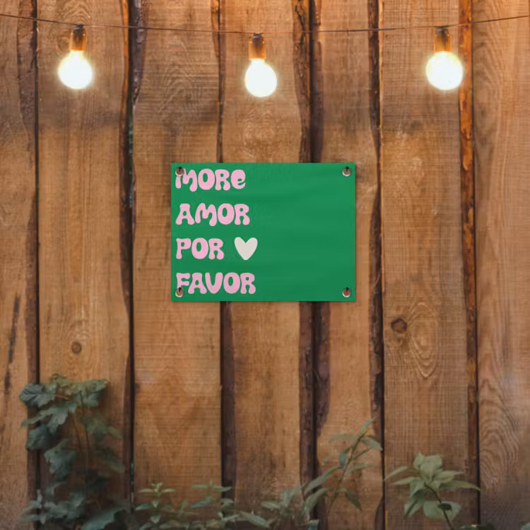 Amor - Valentijn - Groen - Tekst tuinposter los doek klein -sfeer1