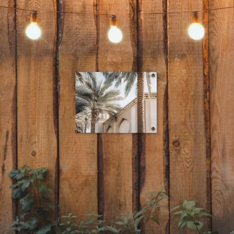 Gebouw - Palmbomen - Beige - Zon tuinposter los doek klein -sfeer1