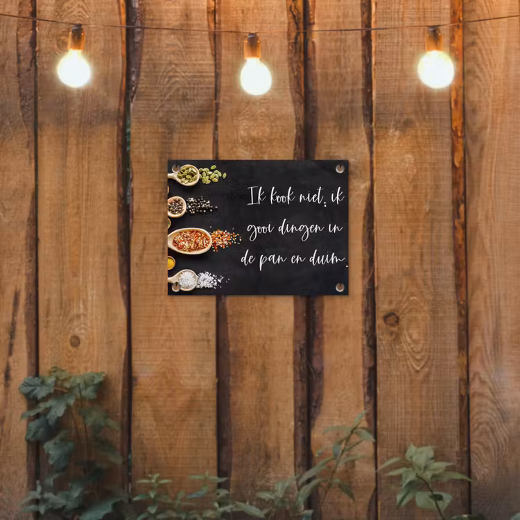 Ik gooi dingen in de pan en duim - Keuken - Quotes - Spreuken - Humor tuinposter los doek klein -sfeer1