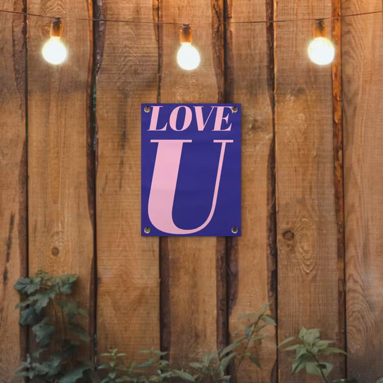 Love - Blauw - Valentijn tuinposter los doek klein -sfeer1
