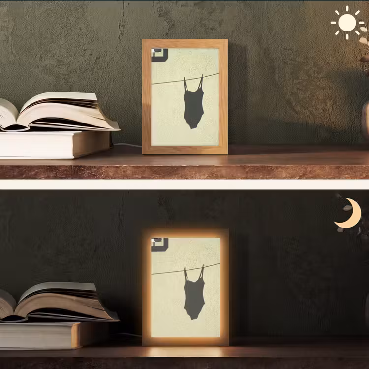 Personalisierte Lightbox - Badeanzug – Schatten – Mauer – Sommer – Minimalistisch - Badpak - Schaduw - Muur - Zomer - Minimalistisch Light Box met kabel (Tafellamp) klein