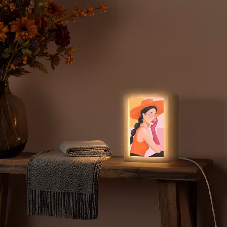 Personalisierte Lightbox - Damen – Hut – Mode – Modern – Orange - Vrouw - Hoed - Mode - Modern - Oranje Light Box met kabel (Tafellamp) klein