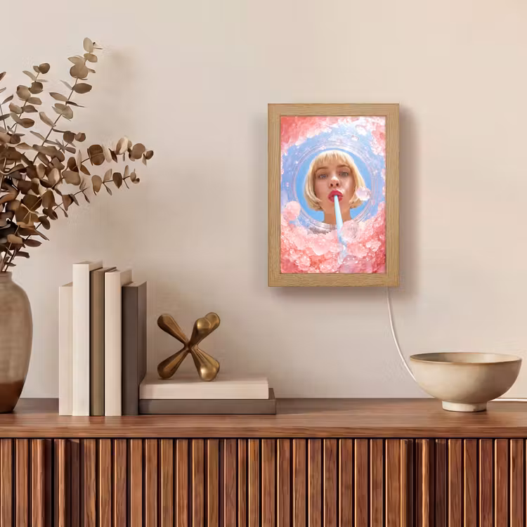 Vrouw - Drank - Zomer - Roze - Blauw Light Box met kabel (Tafellamp) klein -sfeer2