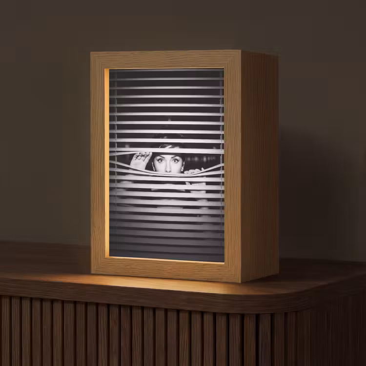Vrouw - Jaloezieën - Portret - Zwart-wit Light Box met kabel (Tafellamp) klein -z3d_website