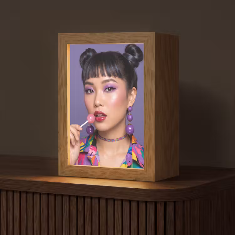 Vrouw - Portret - Make-up - Paars - Levendig Light Box met kabel (Tafellamp) klein -z3d_website