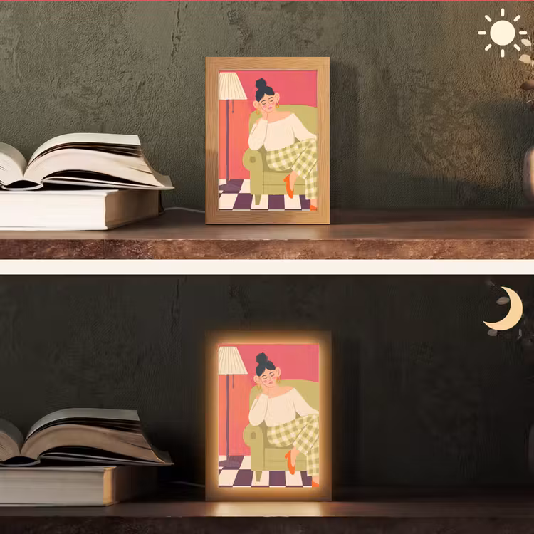 Personalisierte Lightbox - Frau – Ruhe – Innenraum – Modern – Kunst - Vrouw - Rust - Interieur - Modern - Kunst Light Box met kabel (Tafellamp) klein