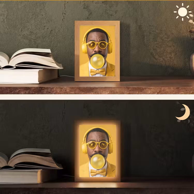 Man - Bubblegum - Portret - Geel - Modern Light Box met kabel (Tafellamp) klein -sfeer3