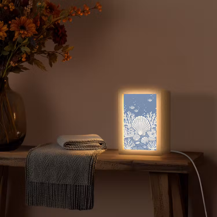 Zeeleven - Koraal - Schelp - Vis - Illustratie - Onderwater Light Box met kabel (Tafellamp) klein -sfeer4